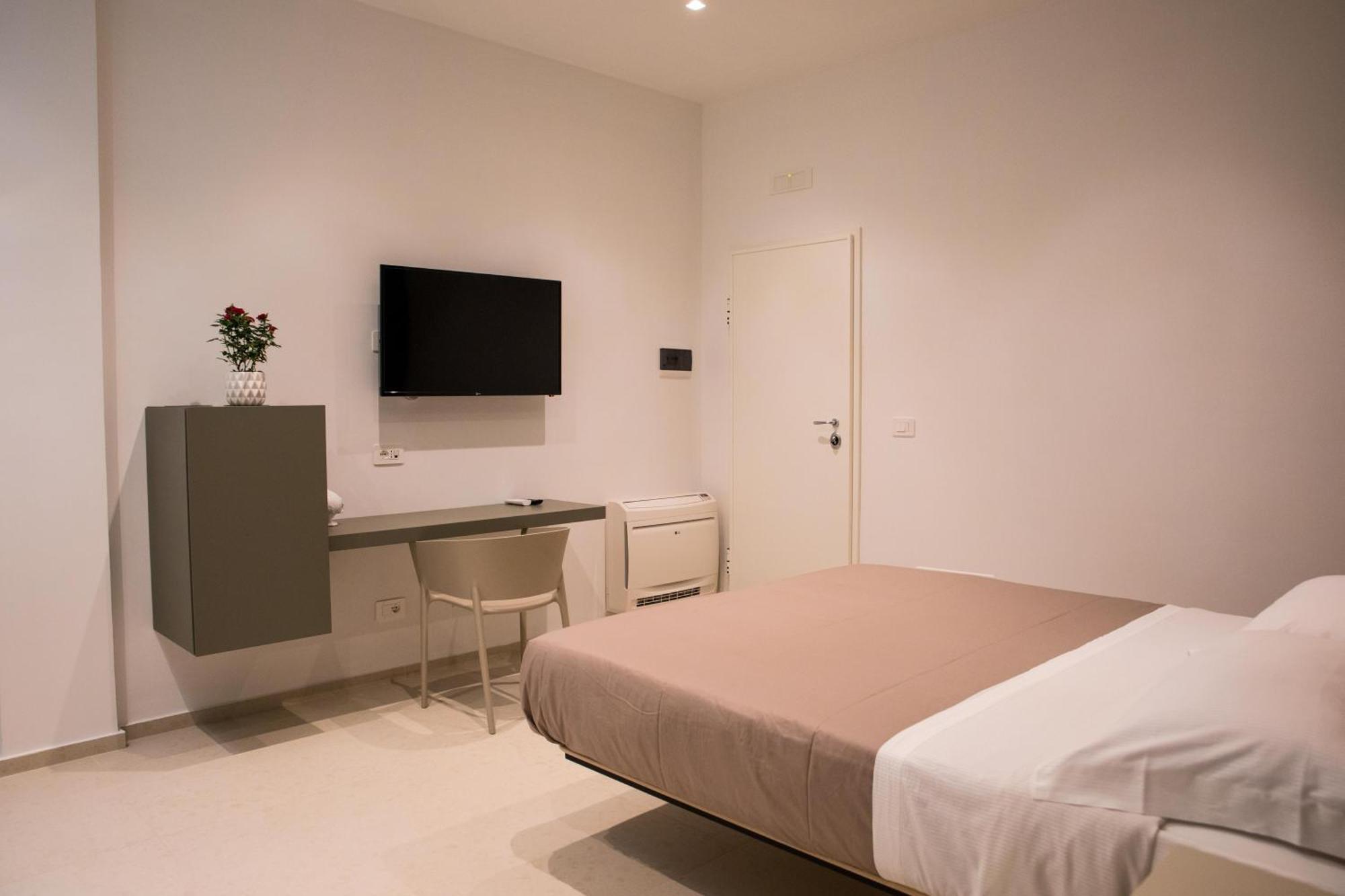 Your House Rooms 3 Conversano Extérieur photo