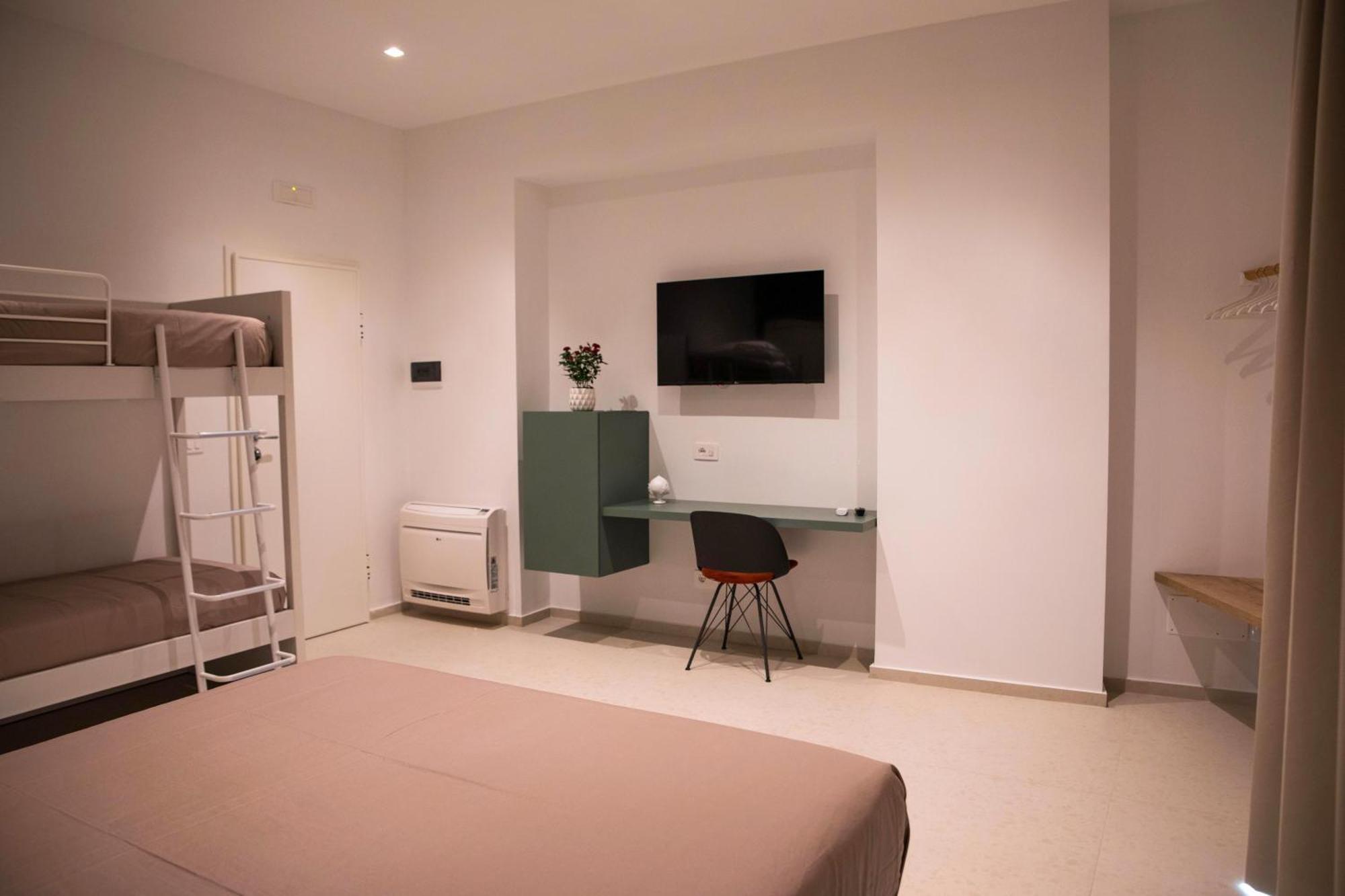 Your House Rooms 3 Conversano Extérieur photo